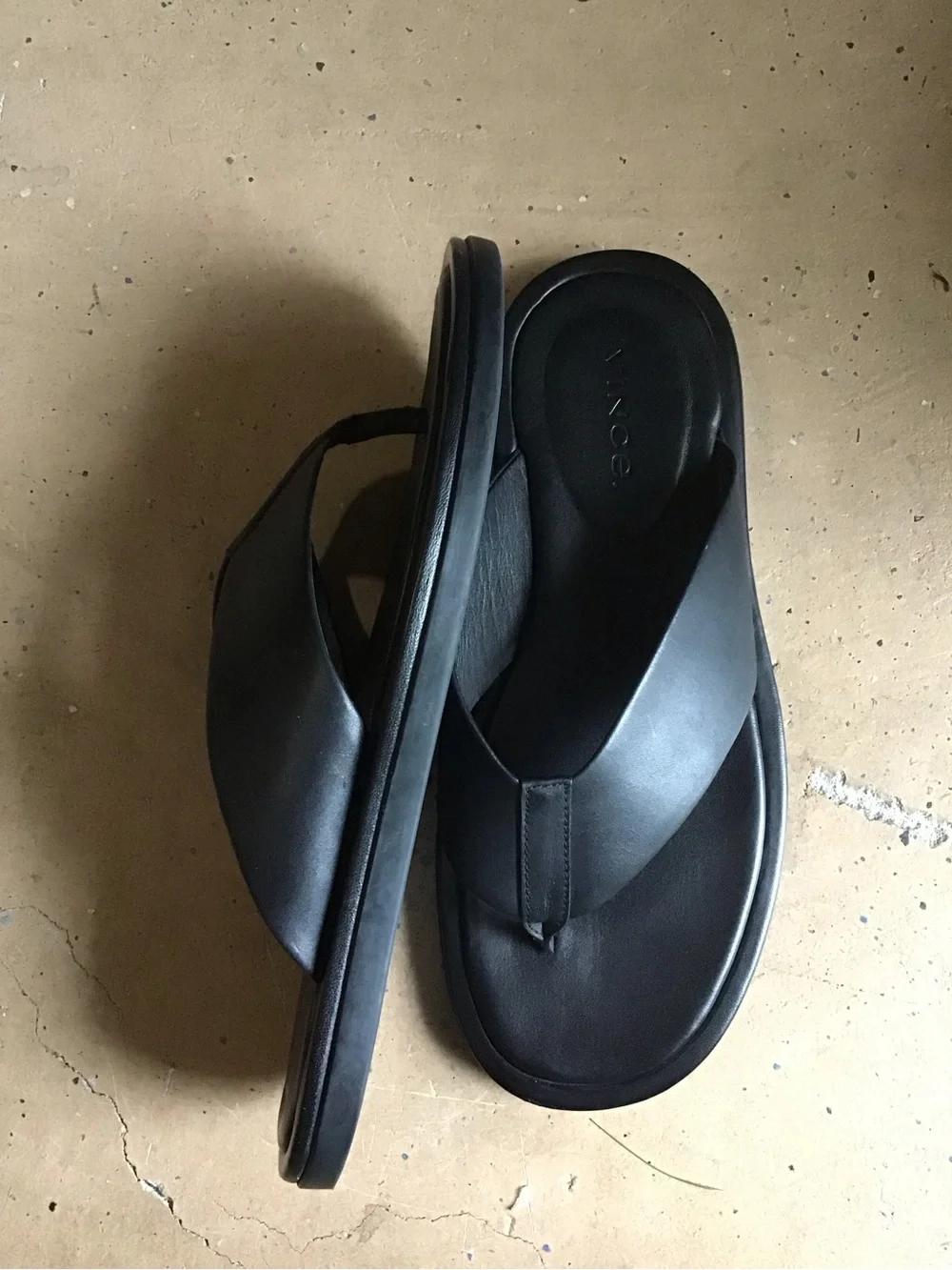 VINCE Dali Leather Thong Sandals
